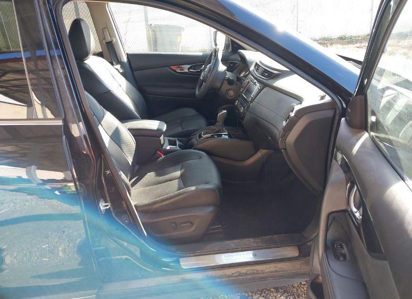 Photo 5 of 2019 Nissan Rogue SL (VIN 5N1AT2MV1KC823028)