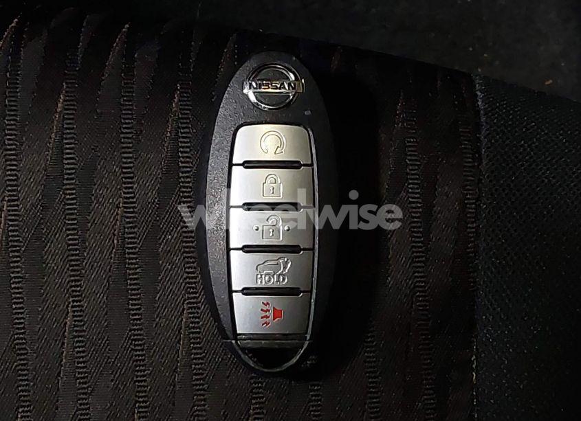 Photo 11 of 2019 Nissan Rogue SV (VIN 5N1AT2MV1KC827435)