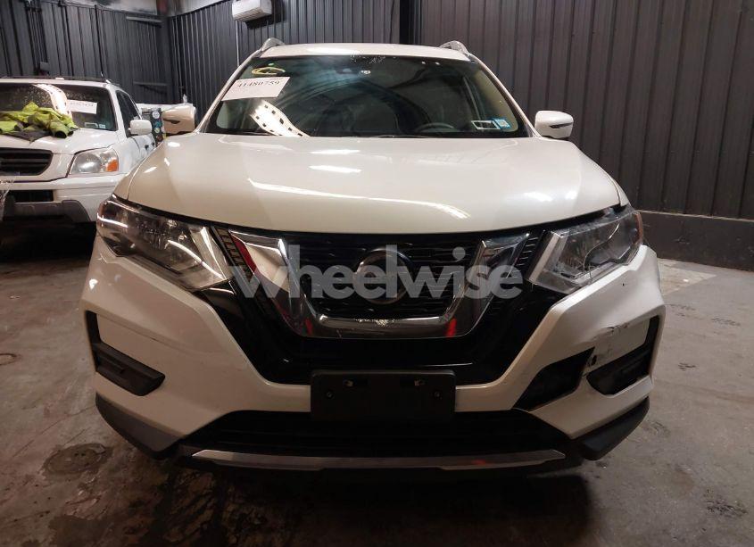 Photo 12 of 2019 Nissan Rogue SV (VIN 5N1AT2MV1KC827435)