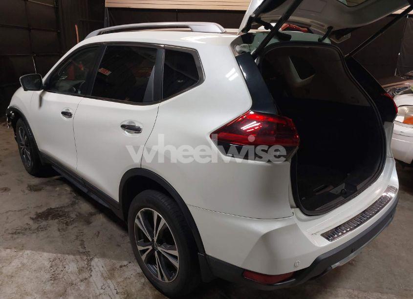 Photo 3 of 2019 Nissan Rogue SV (VIN 5N1AT2MV1KC827435)