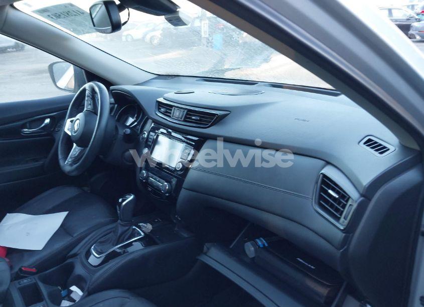 Photo 5 of 2020 Nissan Rogue SL INTELLIGENT AWD (VIN 5N1AT2MV1LC724856)