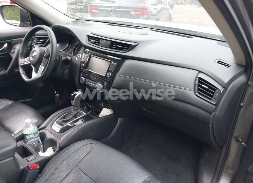 Photo 5 of 2020 Nissan Rogue SL INTELLIGENT AWD (VIN 5N1AT2MV1LC752348)