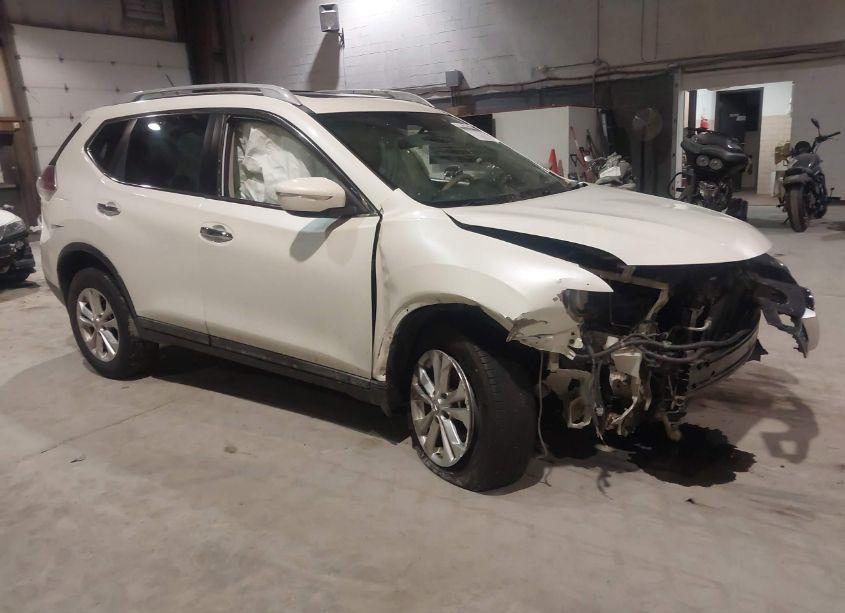 2015 Nissan Rogue SV (VIN 5N1AT2MV2FC812500) main photo