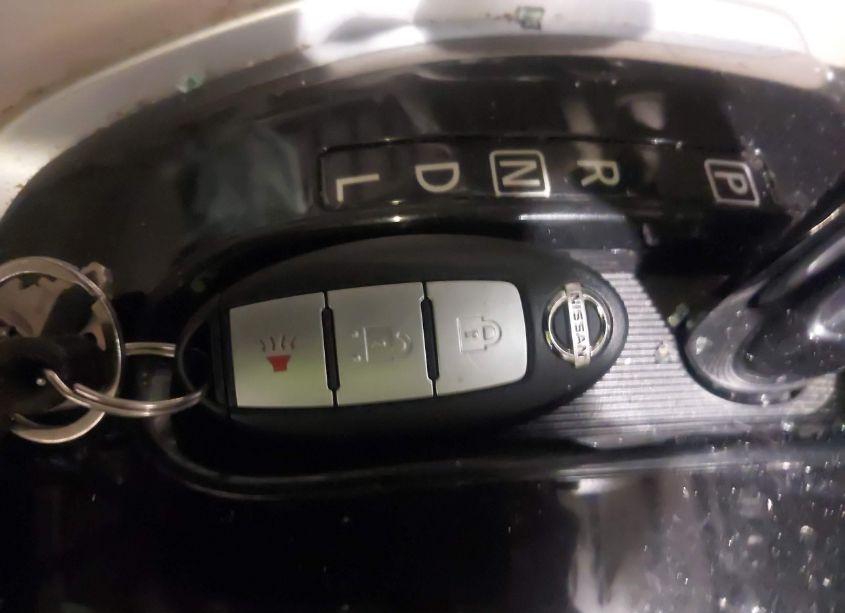 Photo 11 of 2015 Nissan Rogue SV (VIN 5N1AT2MV2FC812500)