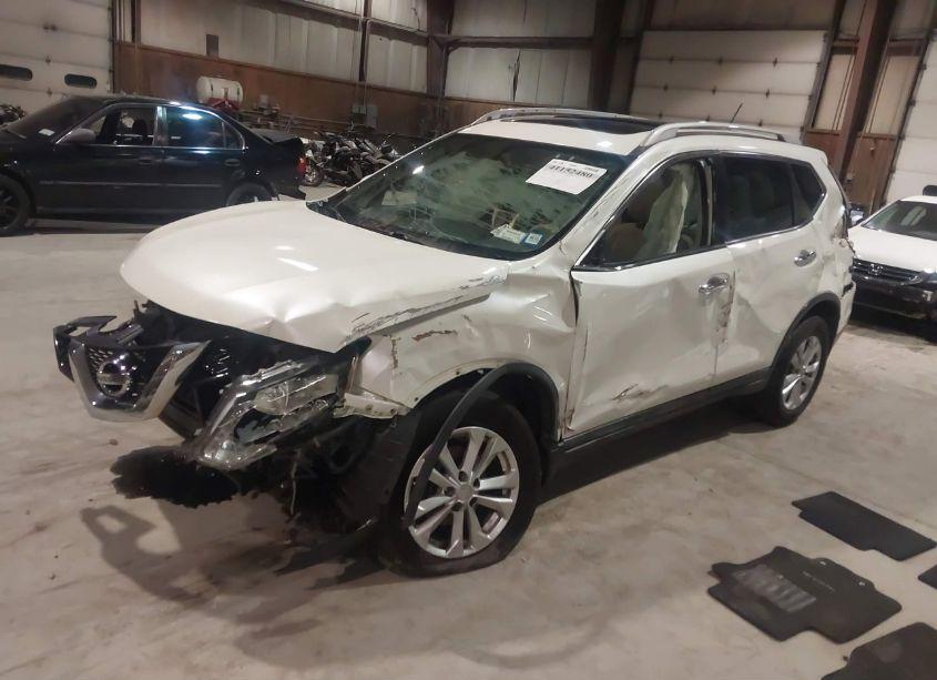 Photo 2 of 2015 Nissan Rogue SV (VIN 5N1AT2MV2FC812500)