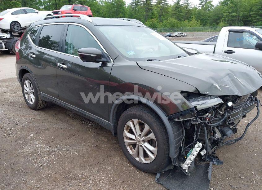 2015 Nissan Rogue SV (VIN 5N1AT2MV2FC829345) main photo