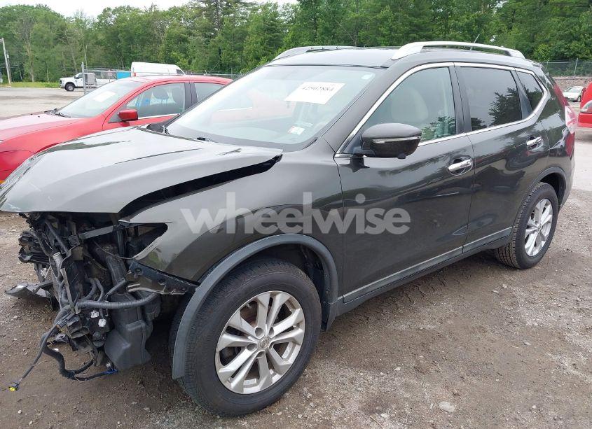 Photo 2 of 2015 Nissan Rogue SV (VIN 5N1AT2MV2FC829345)