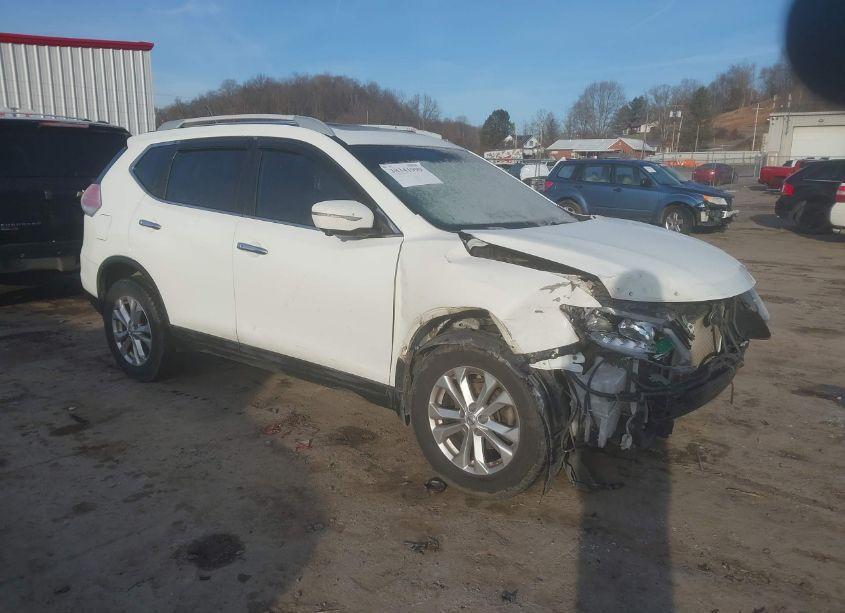 2015 Nissan Rogue SV (VIN 5N1AT2MV2FC852141) main photo