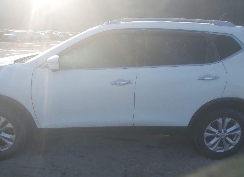 Photo 15 of 2015 Nissan Rogue SV (VIN 5N1AT2MV2FC852141)