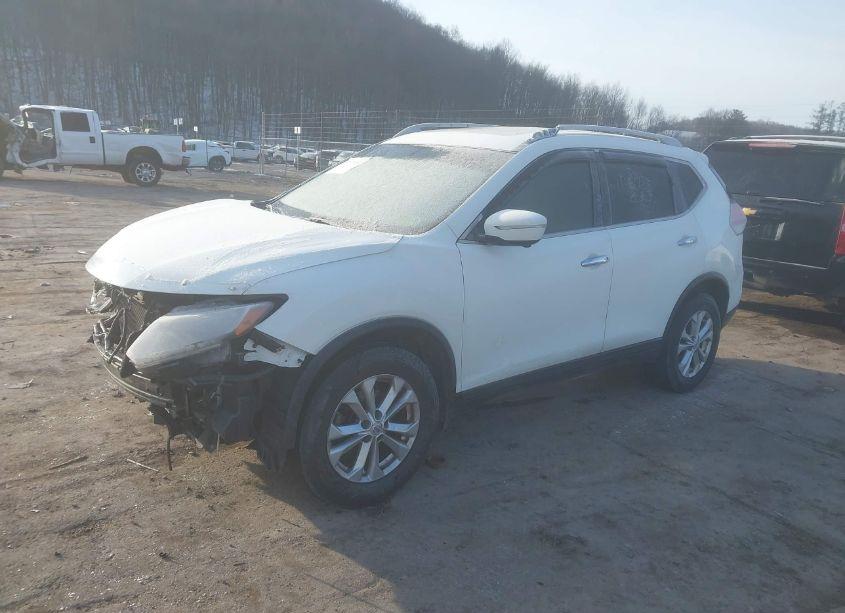 Photo 2 of 2015 Nissan Rogue SV (VIN 5N1AT2MV2FC852141)