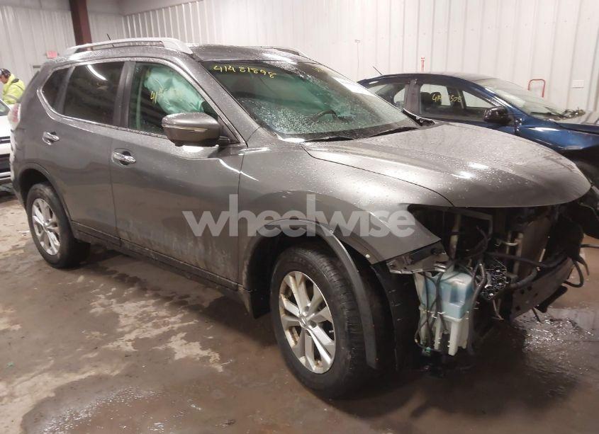 2015 Nissan Rogue SV (VIN 5N1AT2MV2FC917571) main photo