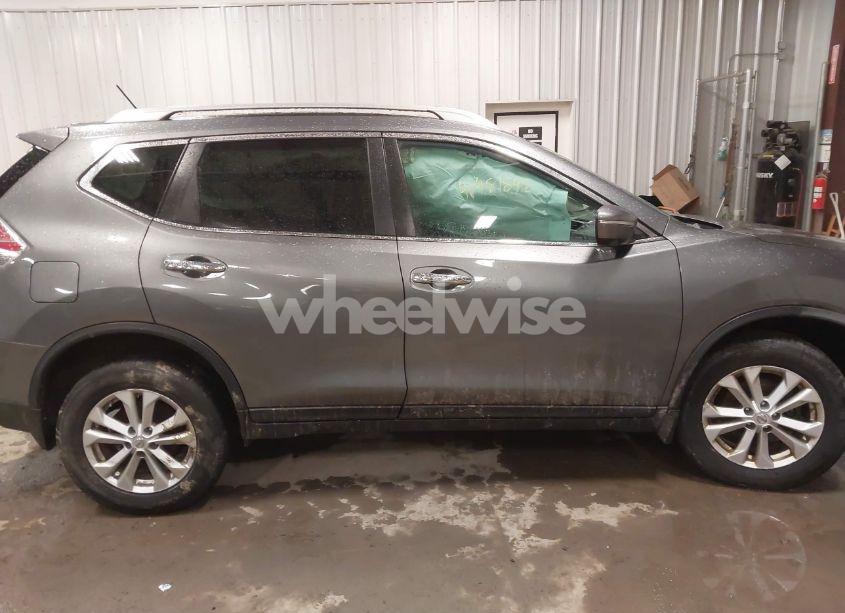 Photo 13 of 2015 Nissan Rogue SV (VIN 5N1AT2MV2FC917571)