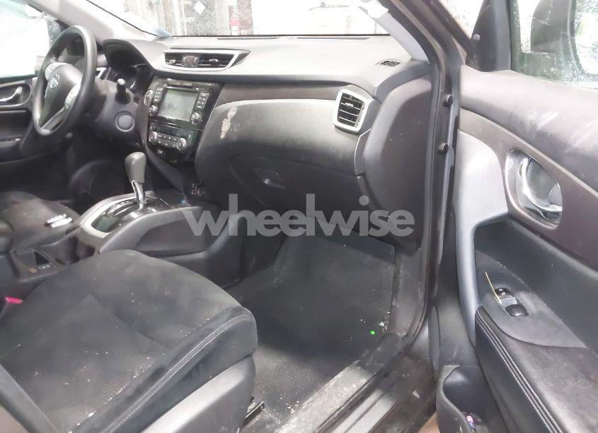 Photo 5 of 2015 Nissan Rogue SV (VIN 5N1AT2MV2FC917571)