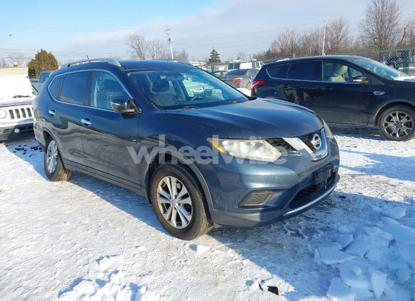 2015 Nissan Rogue SV (VIN 5N1AT2MV2FC919627) main photo