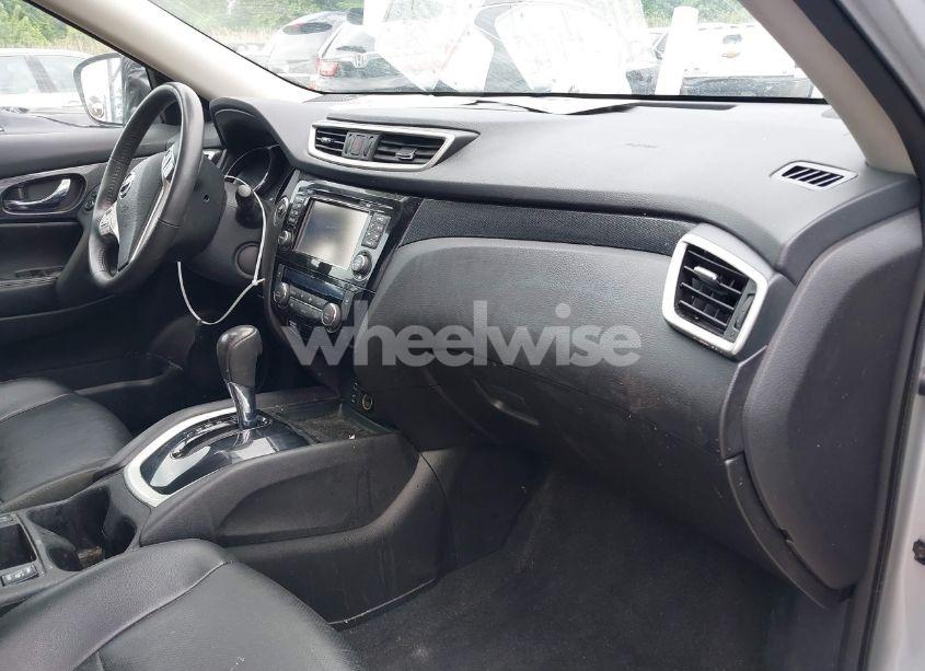 Photo 5 of 2016 Nissan Rogue SL (VIN 5N1AT2MV2GC737394)