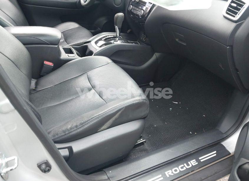 Photo 5 of 2016 Nissan Rogue SL (VIN 5N1AT2MV2GC742742)