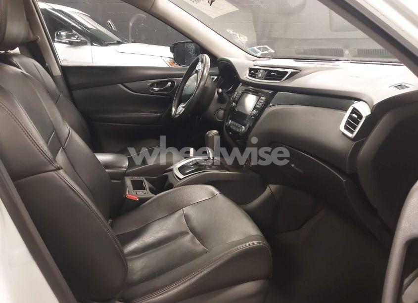 Photo 5 of 2016 Nissan Rogue SL (VIN 5N1AT2MV2GC875484)