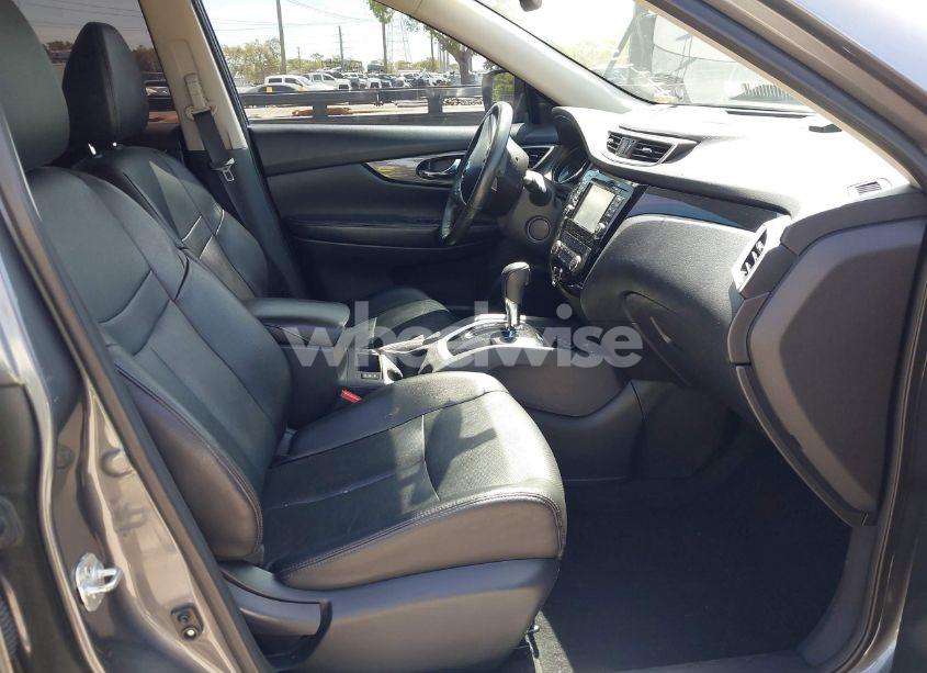 Photo 5 of 2016 Nissan Rogue SL (VIN 5N1AT2MV2GC879163)