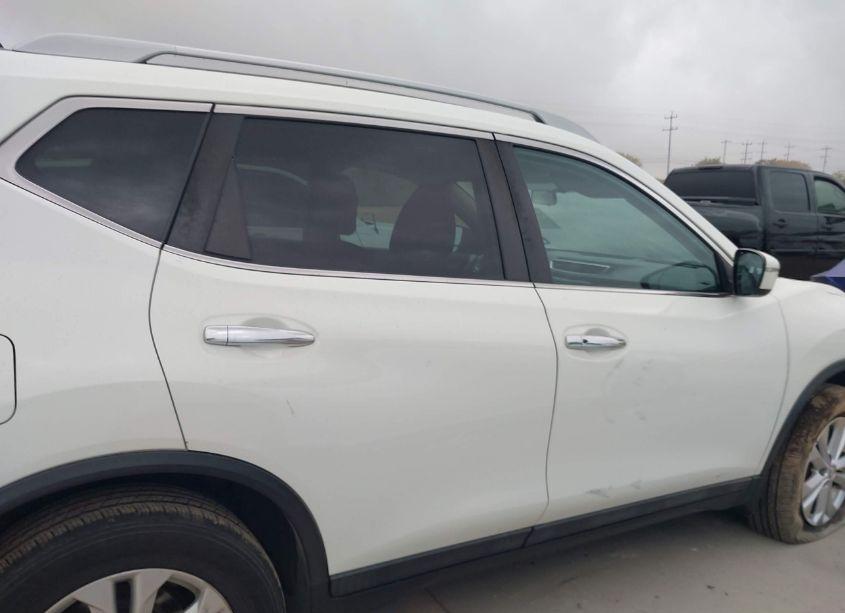 Photo 14 of 2016 Nissan Rogue SV (VIN 5N1AT2MV2GC888591)