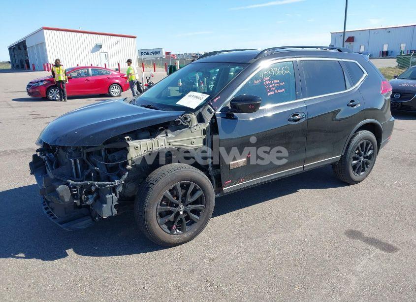 Photo 2 of 2017 Nissan Rogue SV (VIN 5N1AT2MV2HC757047)