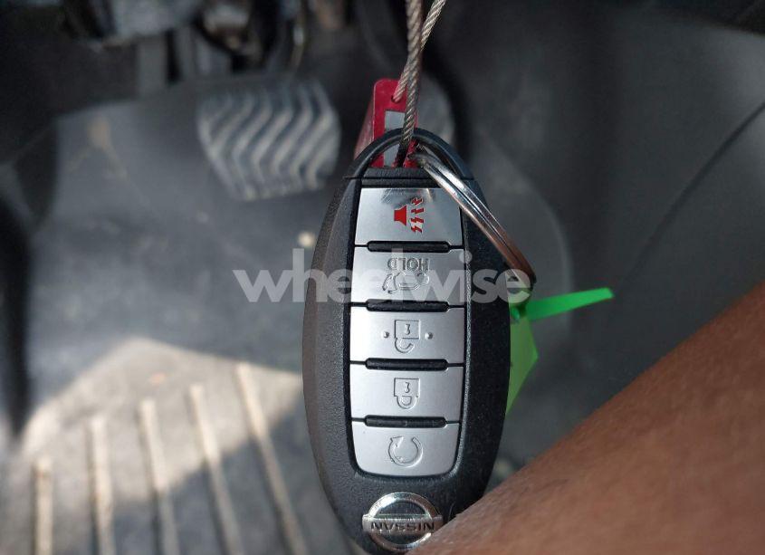 Photo 11 of 2017 Nissan Rogue SV (VIN 5N1AT2MV2HC759302)