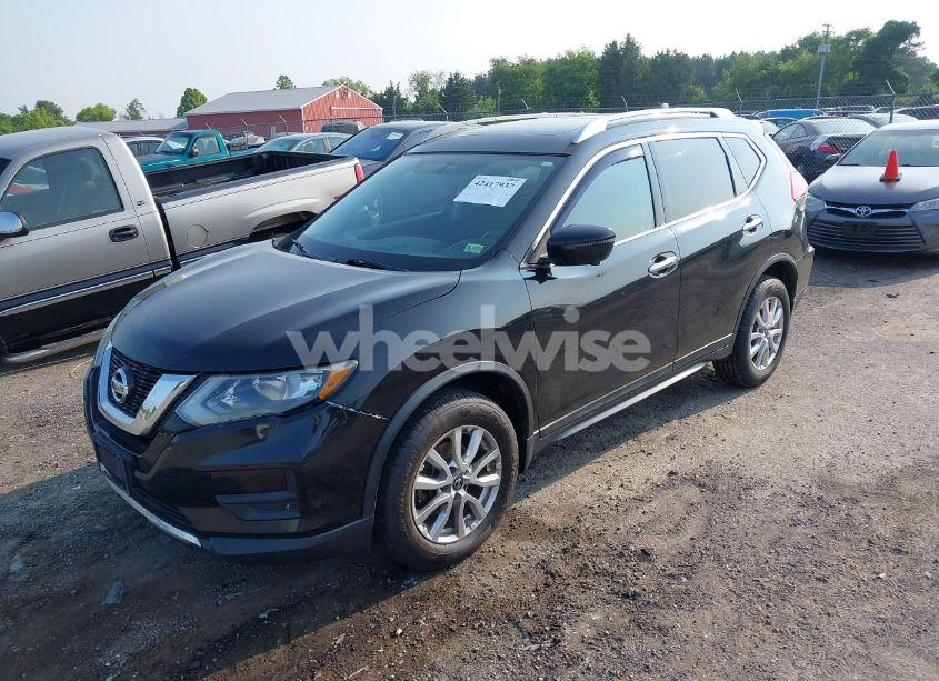 Photo 2 of 2017 Nissan Rogue SV (VIN 5N1AT2MV2HC759302)