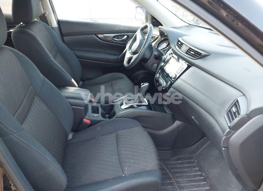 Photo 5 of 2017 Nissan Rogue SV (VIN 5N1AT2MV2HC759302)