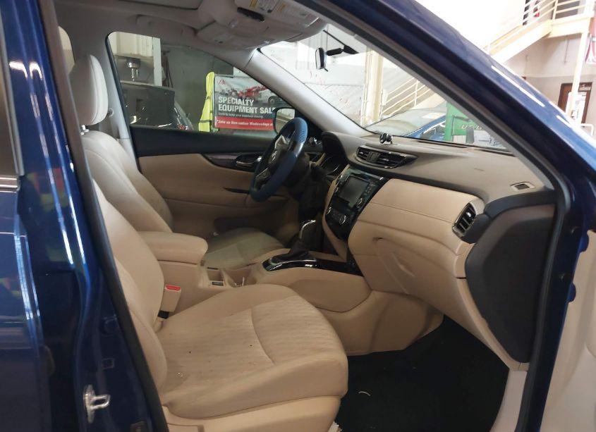 Photo 5 of 2017 Nissan Rogue SV (VIN 5N1AT2MV2HC771000)