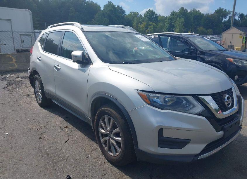 2017 Nissan Rogue SV (VIN 5N1AT2MV2HC795751) main photo