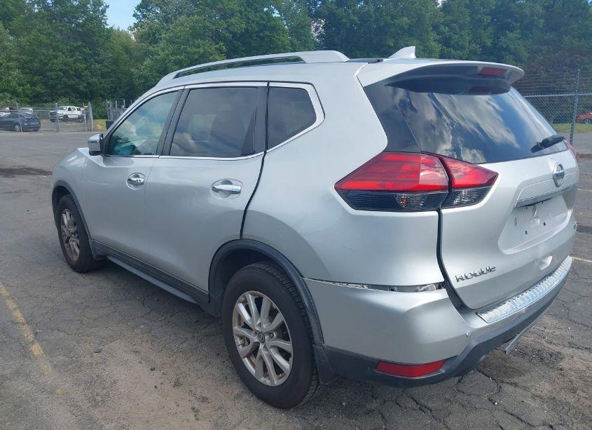 Photo 3 of 2017 Nissan Rogue SV (VIN 5N1AT2MV2HC795751)