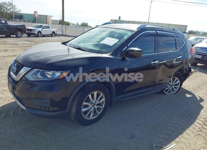 Photo 2 of 2017 Nissan Rogue SV (VIN 5N1AT2MV2HC817912)