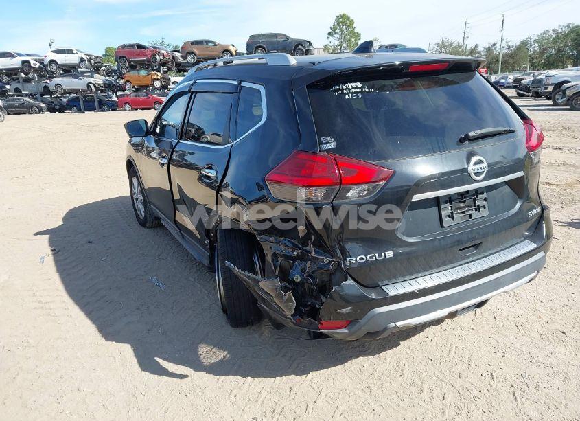 Photo 3 of 2017 Nissan Rogue SV (VIN 5N1AT2MV2HC817912)