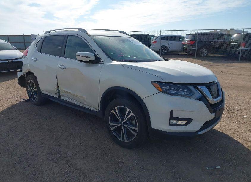 2017 Nissan Rogue SL (VIN 5N1AT2MV2HC824729) main photo