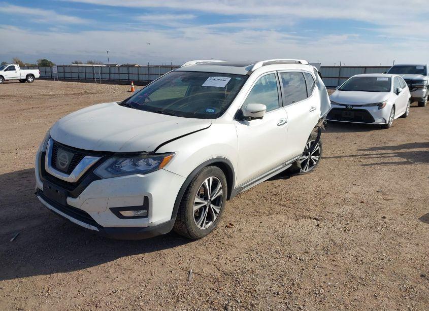 Photo 2 of 2017 Nissan Rogue SL (VIN 5N1AT2MV2HC824729)