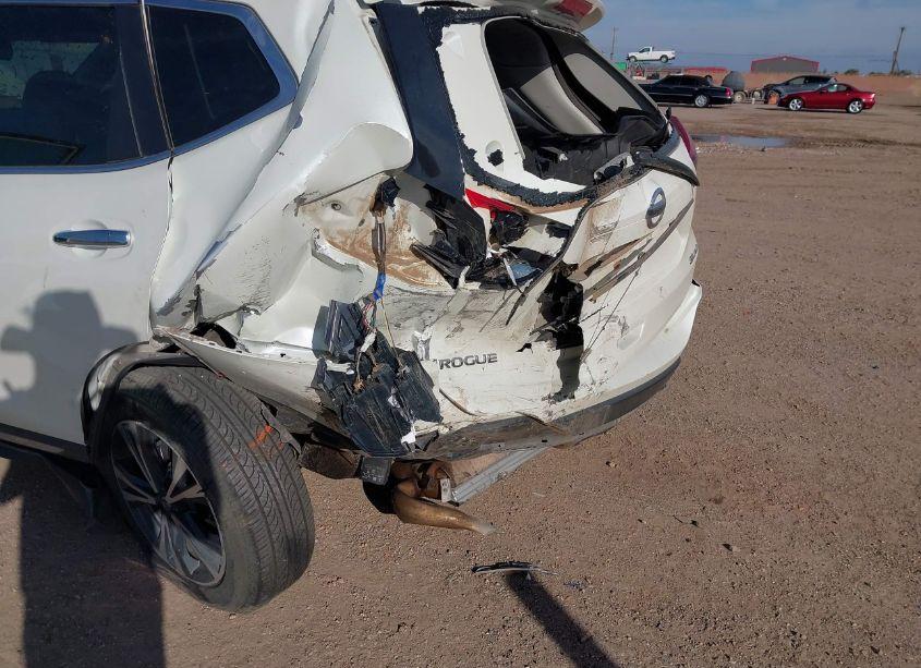 Photo 6 of 2017 Nissan Rogue SL (VIN 5N1AT2MV2HC824729)