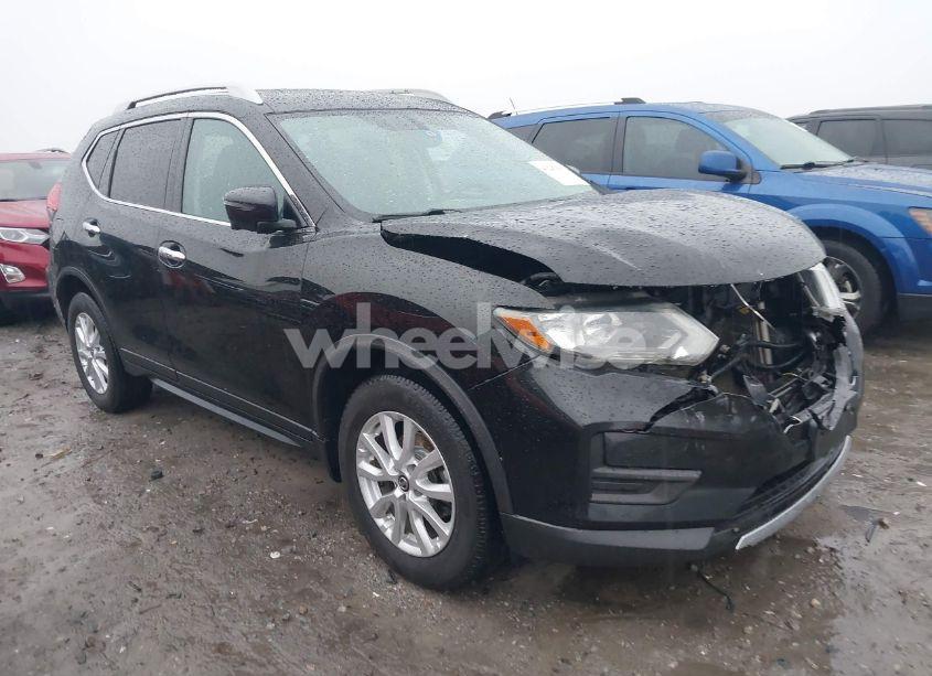 2017 Nissan Rogue SV (VIN 5N1AT2MV2HC843765) main photo