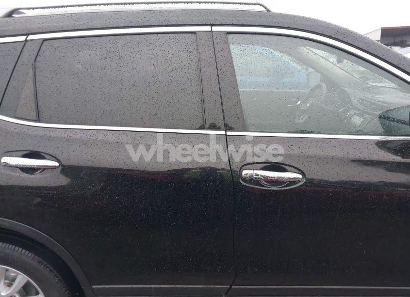 Photo 13 of 2017 Nissan Rogue SV (VIN 5N1AT2MV2HC843765)