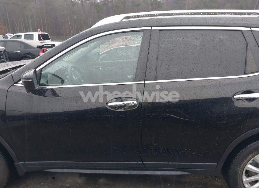 Photo 14 of 2017 Nissan Rogue SV (VIN 5N1AT2MV2HC843765)