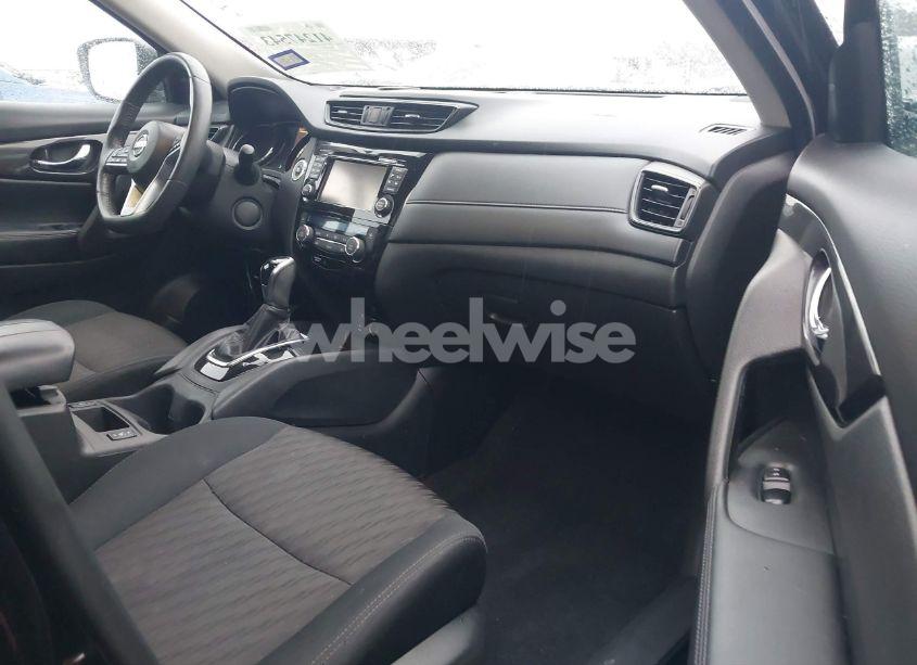 Photo 5 of 2017 Nissan Rogue SV (VIN 5N1AT2MV2HC843765)