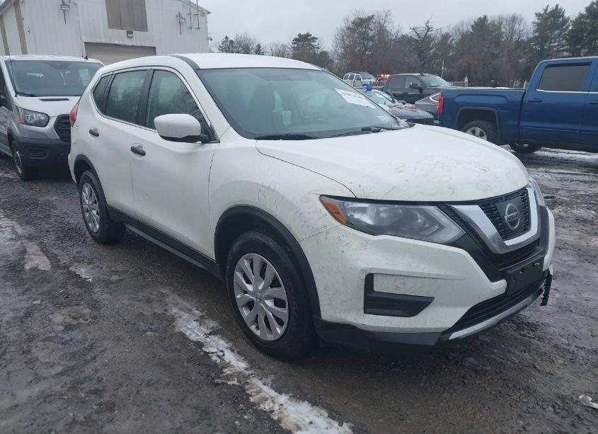 2017 Nissan Rogue S (VIN 5N1AT2MV2HC847329) main photo