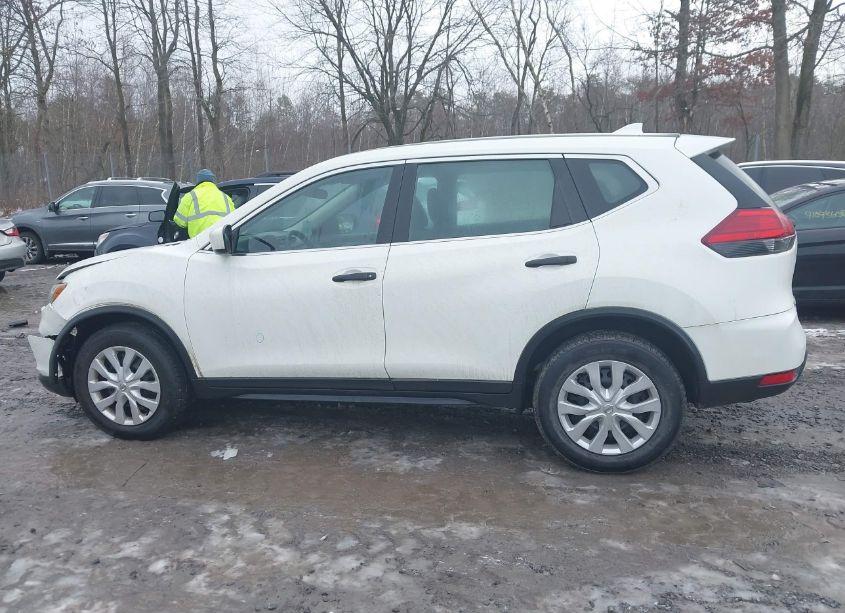 Photo 14 of 2017 Nissan Rogue S (VIN 5N1AT2MV2HC847329)