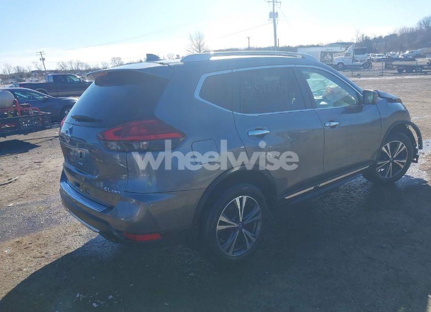 Photo 4 of 2017 Nissan Rogue SL (VIN 5N1AT2MV2HC861697)