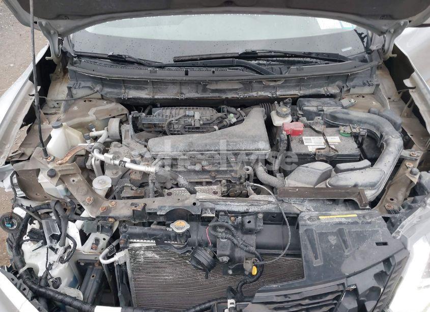 Photo 10 of 2018 Nissan Rogue SV (VIN 5N1AT2MV2JC709036)