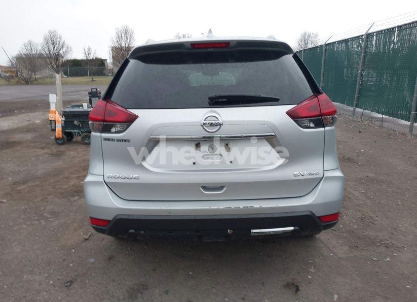 Photo 16 of 2018 Nissan Rogue SV (VIN 5N1AT2MV2JC709036)