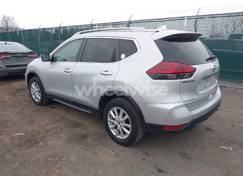 Photo 3 of 2018 Nissan Rogue SV (VIN 5N1AT2MV2JC709036)