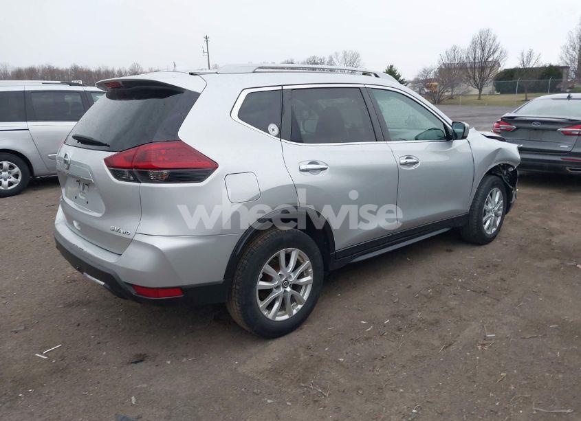Photo 4 of 2018 Nissan Rogue SV (VIN 5N1AT2MV2JC709036)