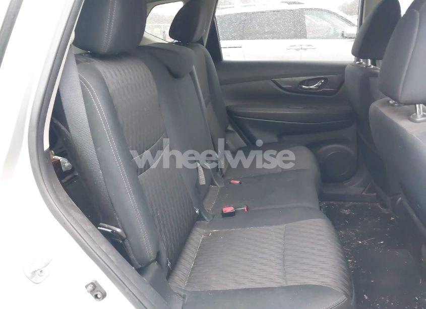 Photo 8 of 2018 Nissan Rogue SV (VIN 5N1AT2MV2JC709036)