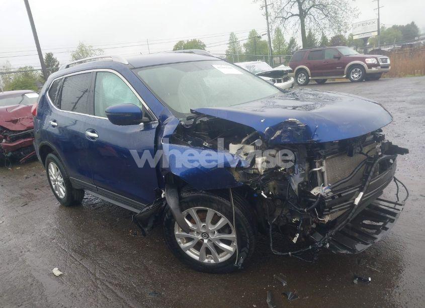 2018 Nissan Rogue SV (VIN 5N1AT2MV2JC712020) main photo