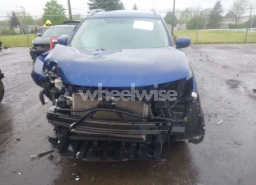 Photo 6 of 2018 Nissan Rogue SV (VIN 5N1AT2MV2JC712020)