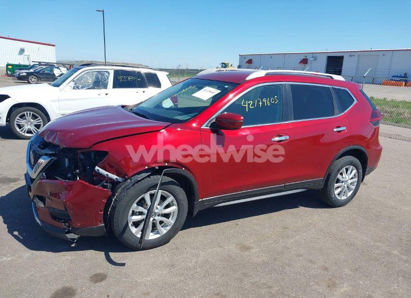 Photo 2 of 2018 Nissan Rogue SV (VIN 5N1AT2MV2JC720246)